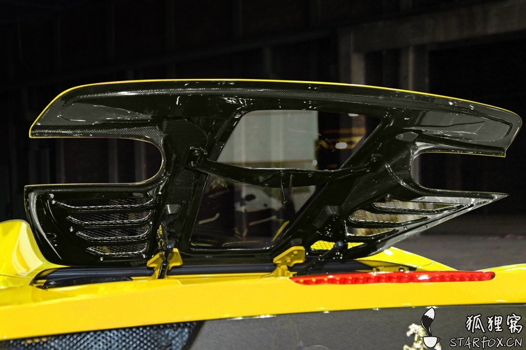 法拉利458 Spider联手Capristo出敞篷版本专用透明引擎盖 - 星狐集团-星狐集团